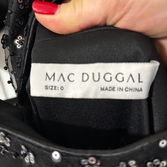 MAC DUGGAL Black Beaded Cut Out Gown Size 0 - Picture 6 of 6